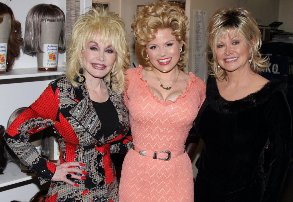 Dolly Parton And Rachel Parton Dennison Visit 9 To 5 On Broadway